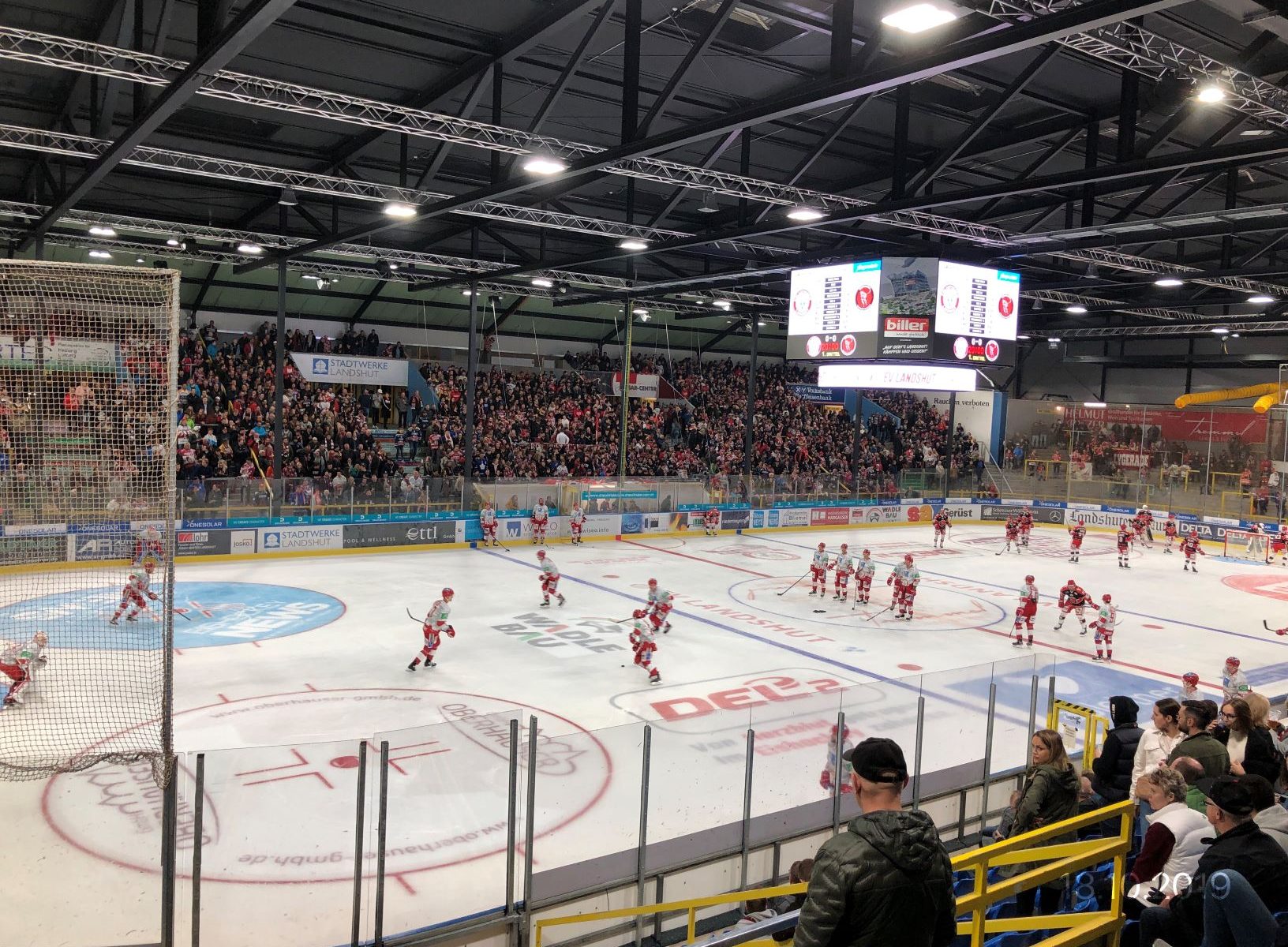 Das Landshuter Eisstadion bekommt neues Dach in Rekordzeit.Hoffmann GmbH