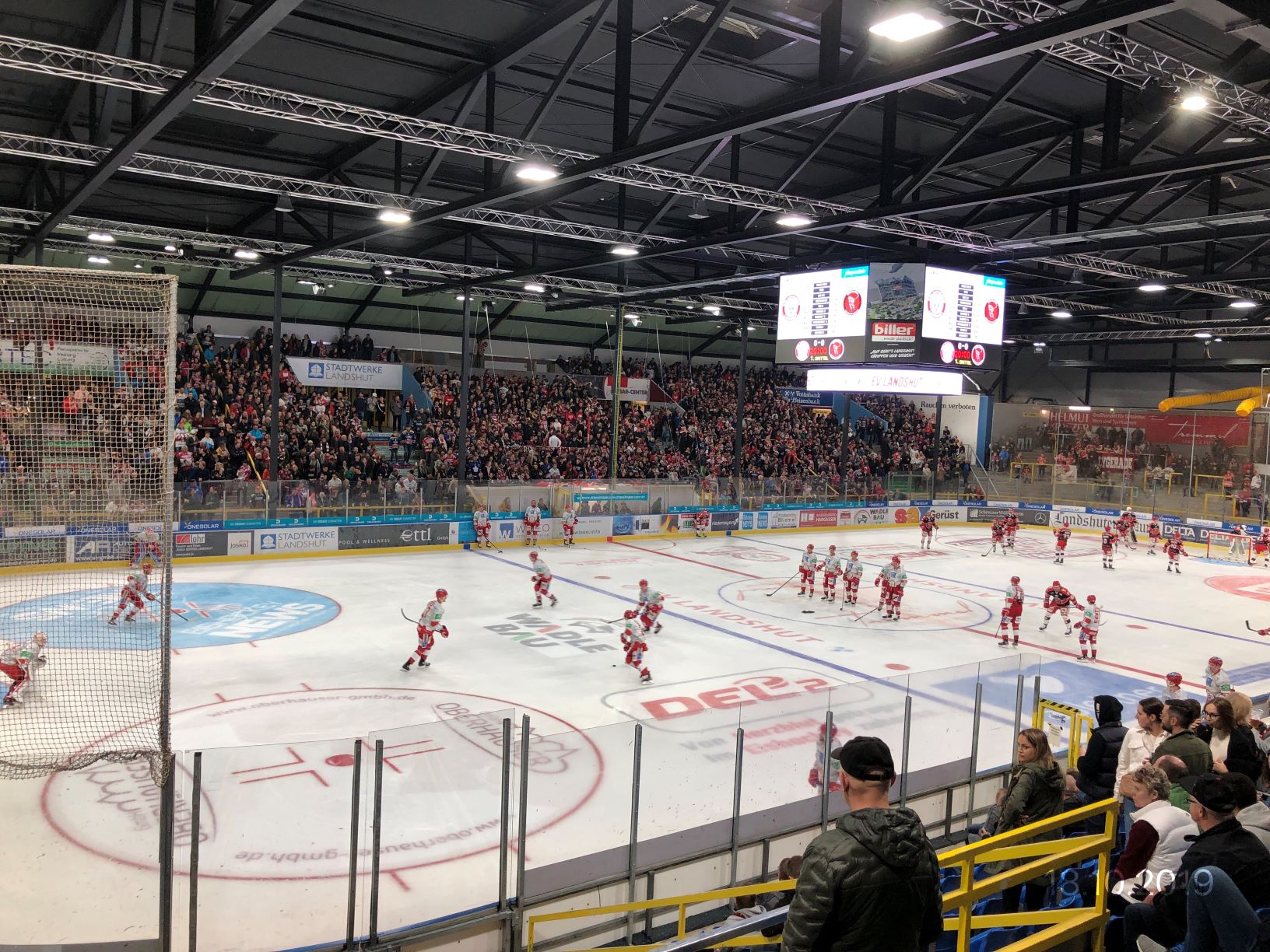 Das Landshuter Eisstadion bekommt neues Dach in Rekordzeit.Hoffmann GmbH